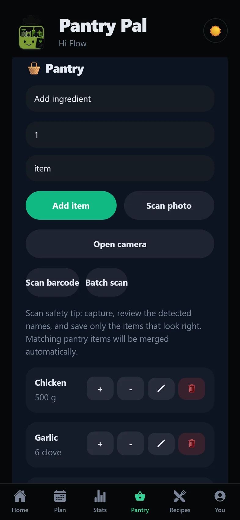 The Munch Hutch app showing a pantry list with chicken and garlic, and buttons to scan a photo or barcode